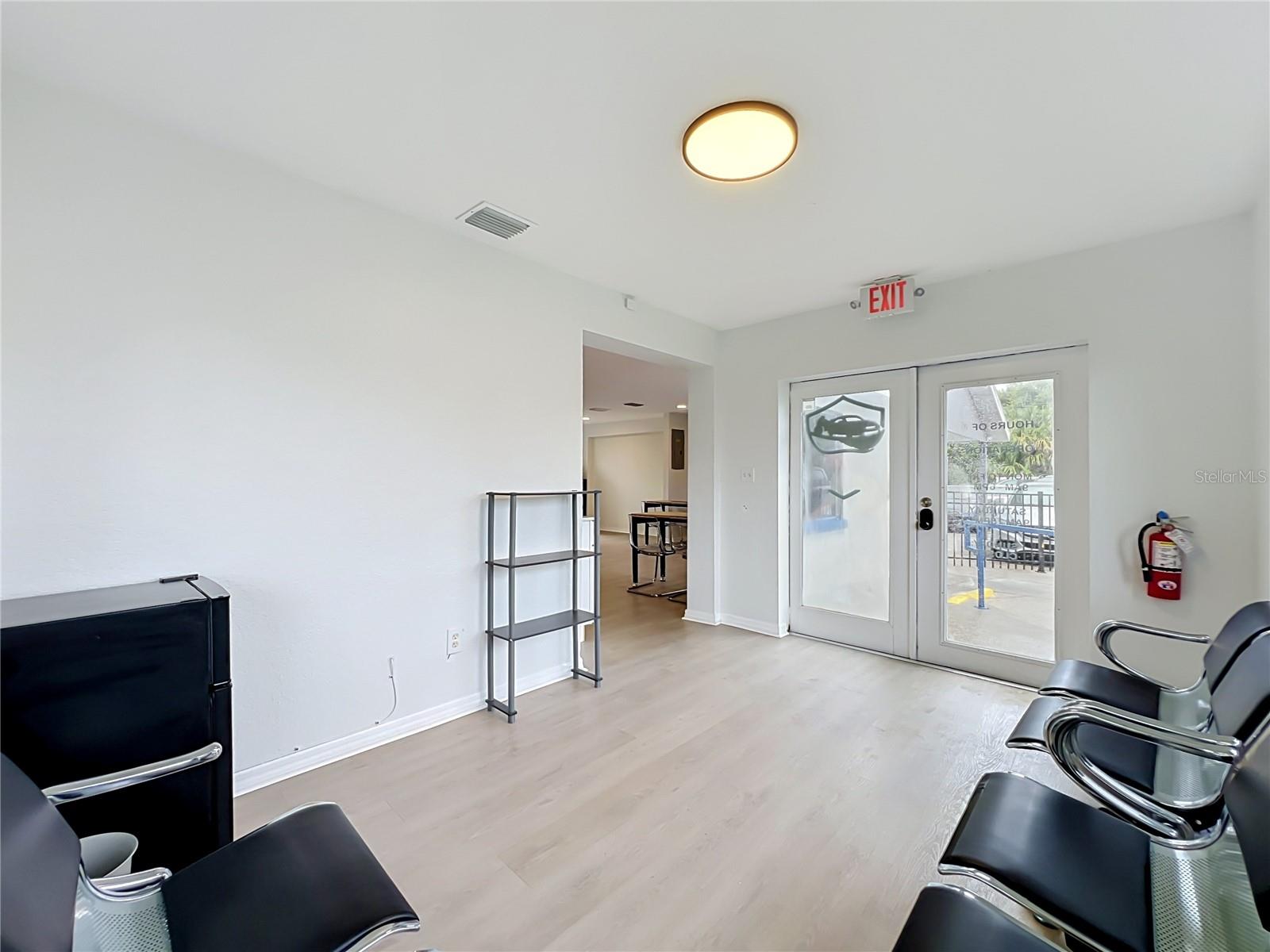 690 N Semoran Blvd Property Photo 28