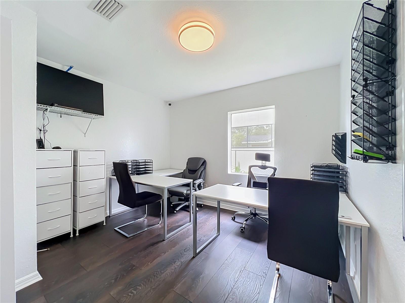 690 N Semoran Blvd Property Photo 38
