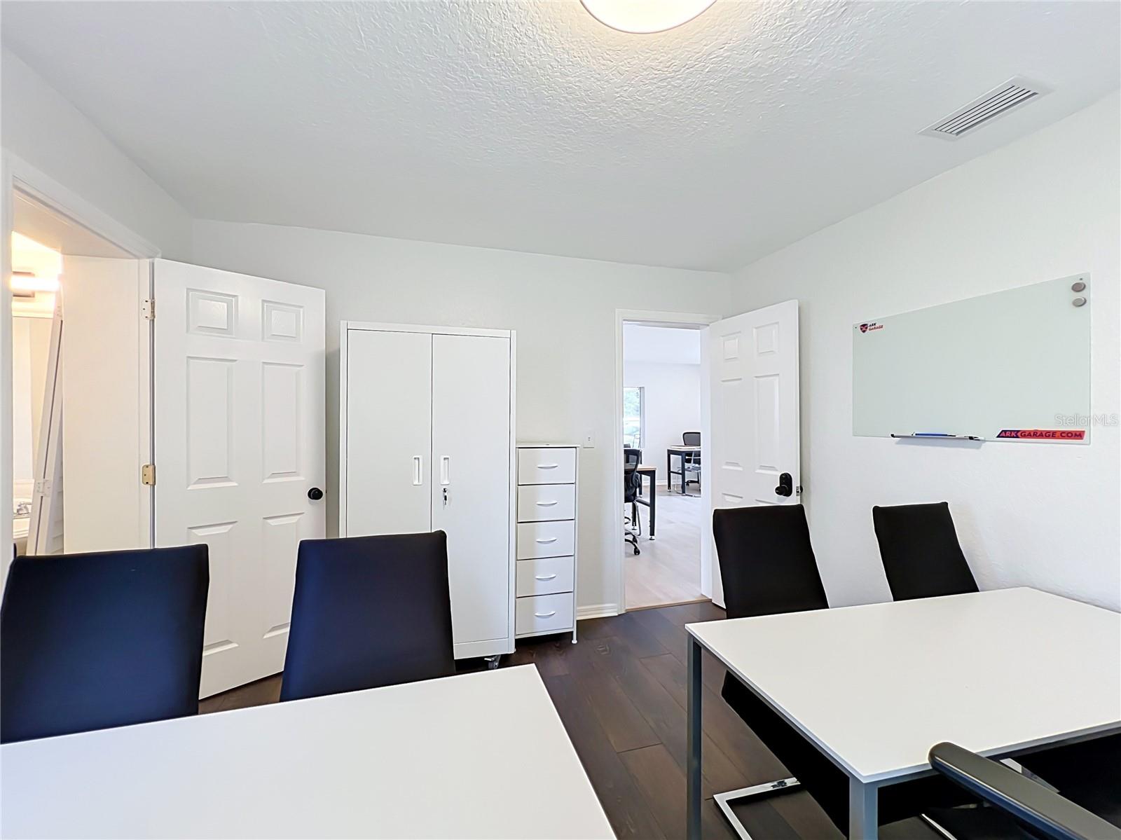 690 N Semoran Blvd Property Photo 49