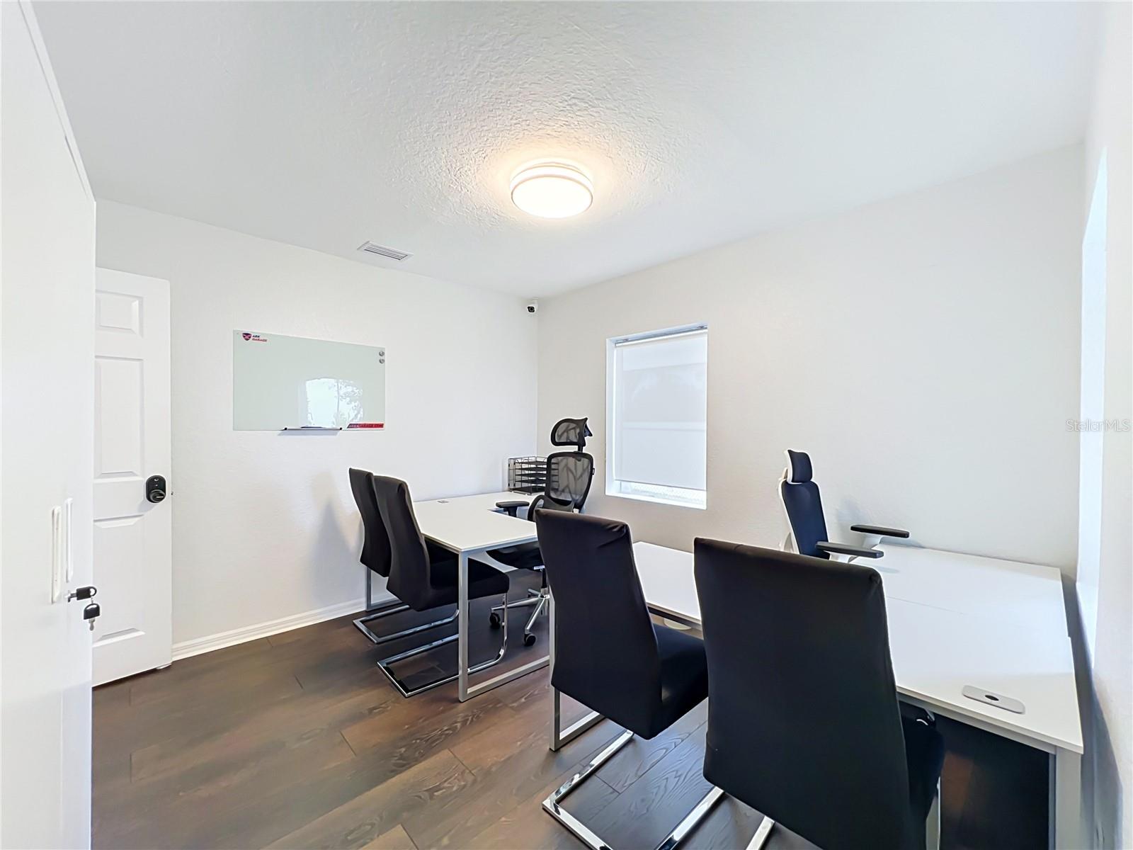 690 N Semoran Blvd Property Photo 50