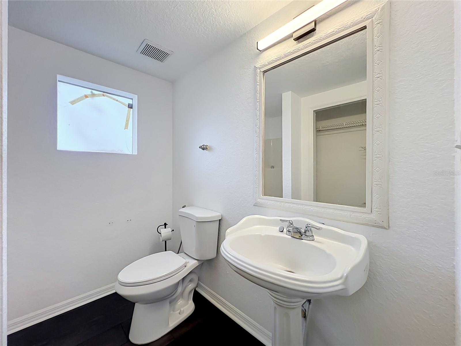 690 N Semoran Blvd Property Photo 52
