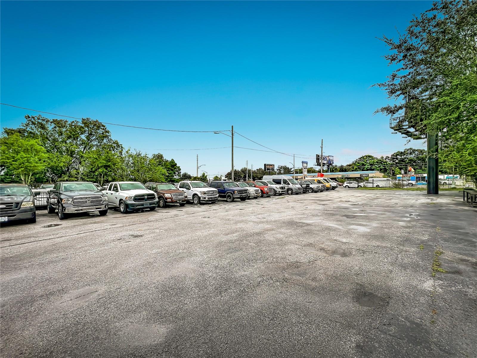 690 N Semoran Blvd Property Photo 73