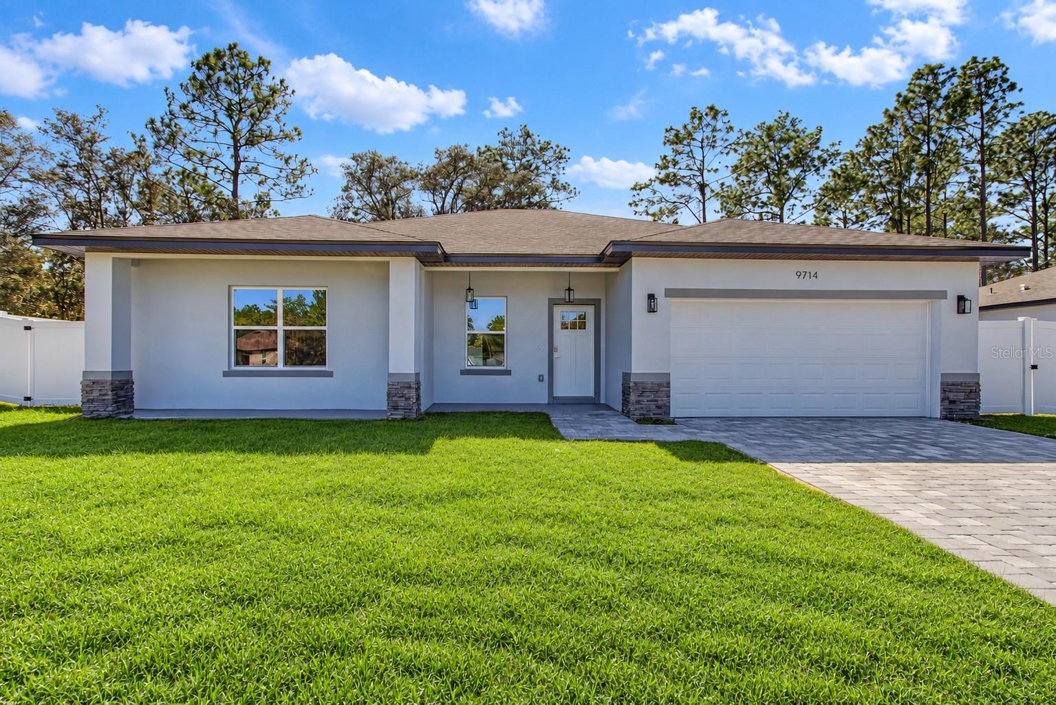 9714 N Calla Lily Dr Property Photo 1