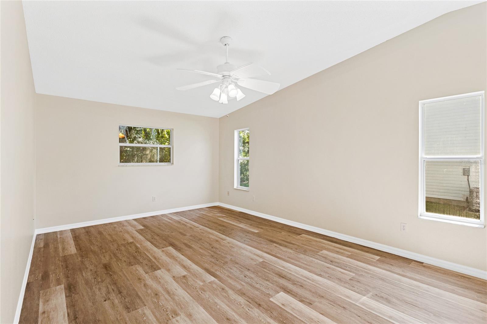32656 Oak Park Dr Property Photo 26