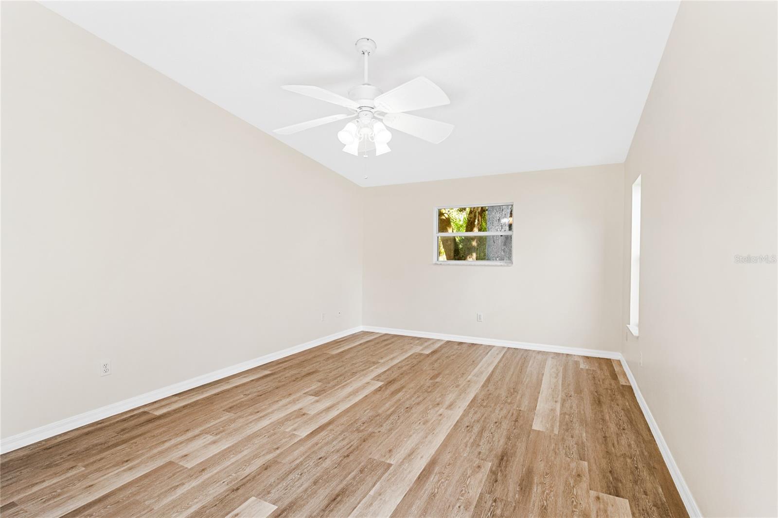 32656 Oak Park Dr Property Photo 28