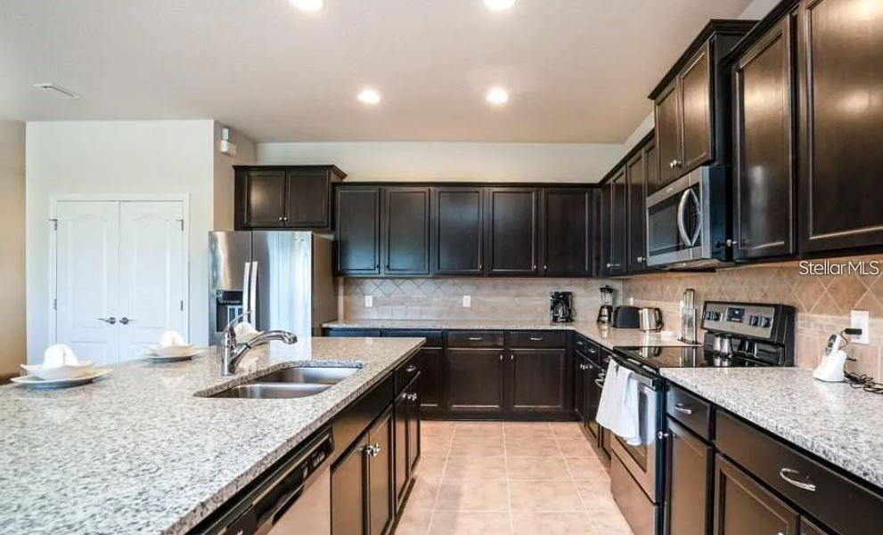 8817 Corcovado Dr Property Photo 8