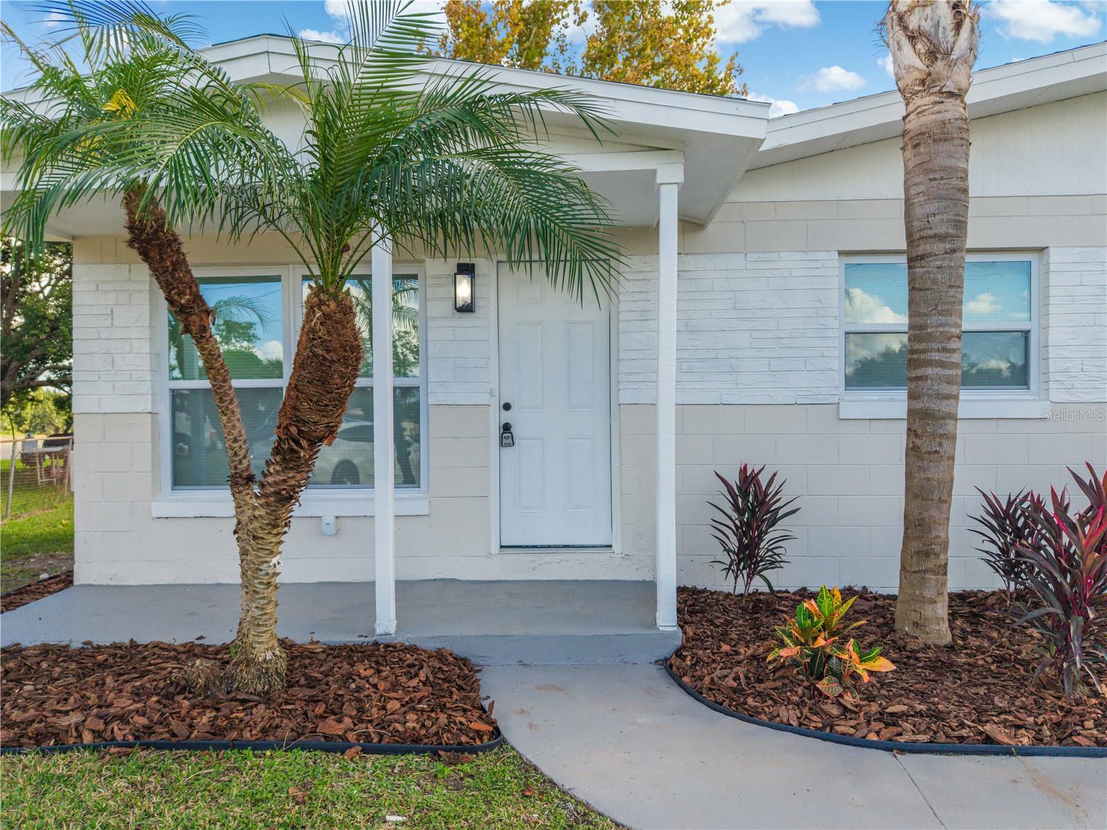 327 Amador Cir Property Photo 4