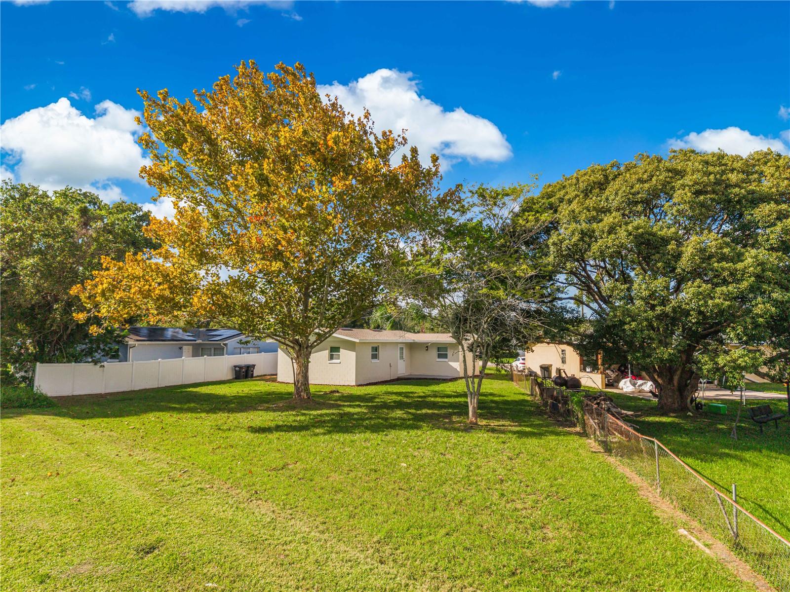 327 Amador Cir Property Photo 43