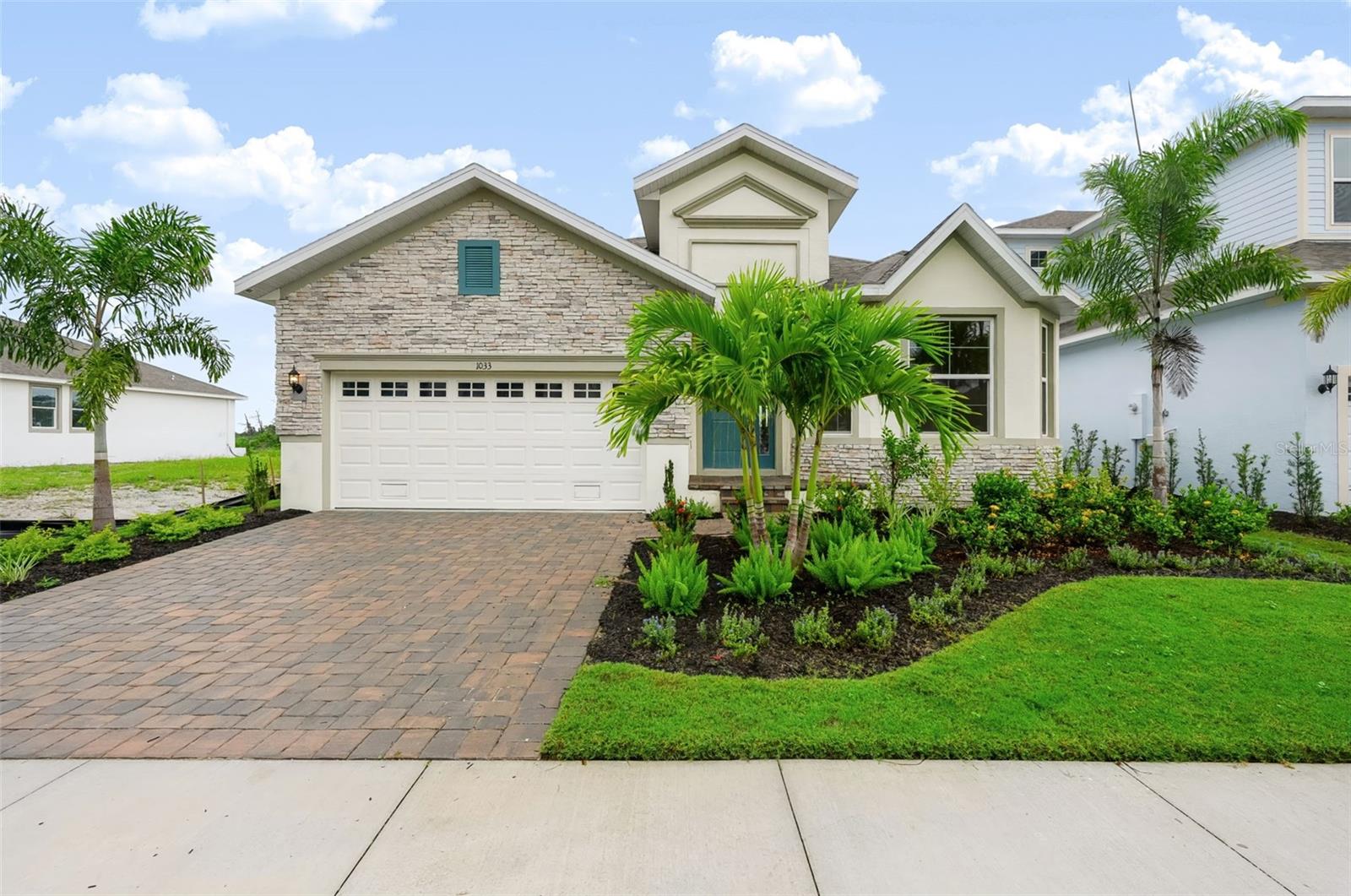 1033 Signet Dr Property Photo 1