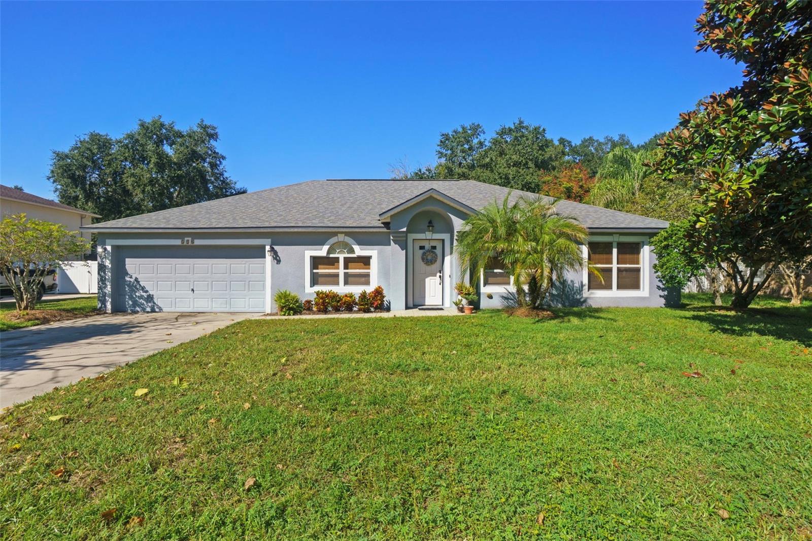 526 WESTCLIFFE DR Property Photo 1