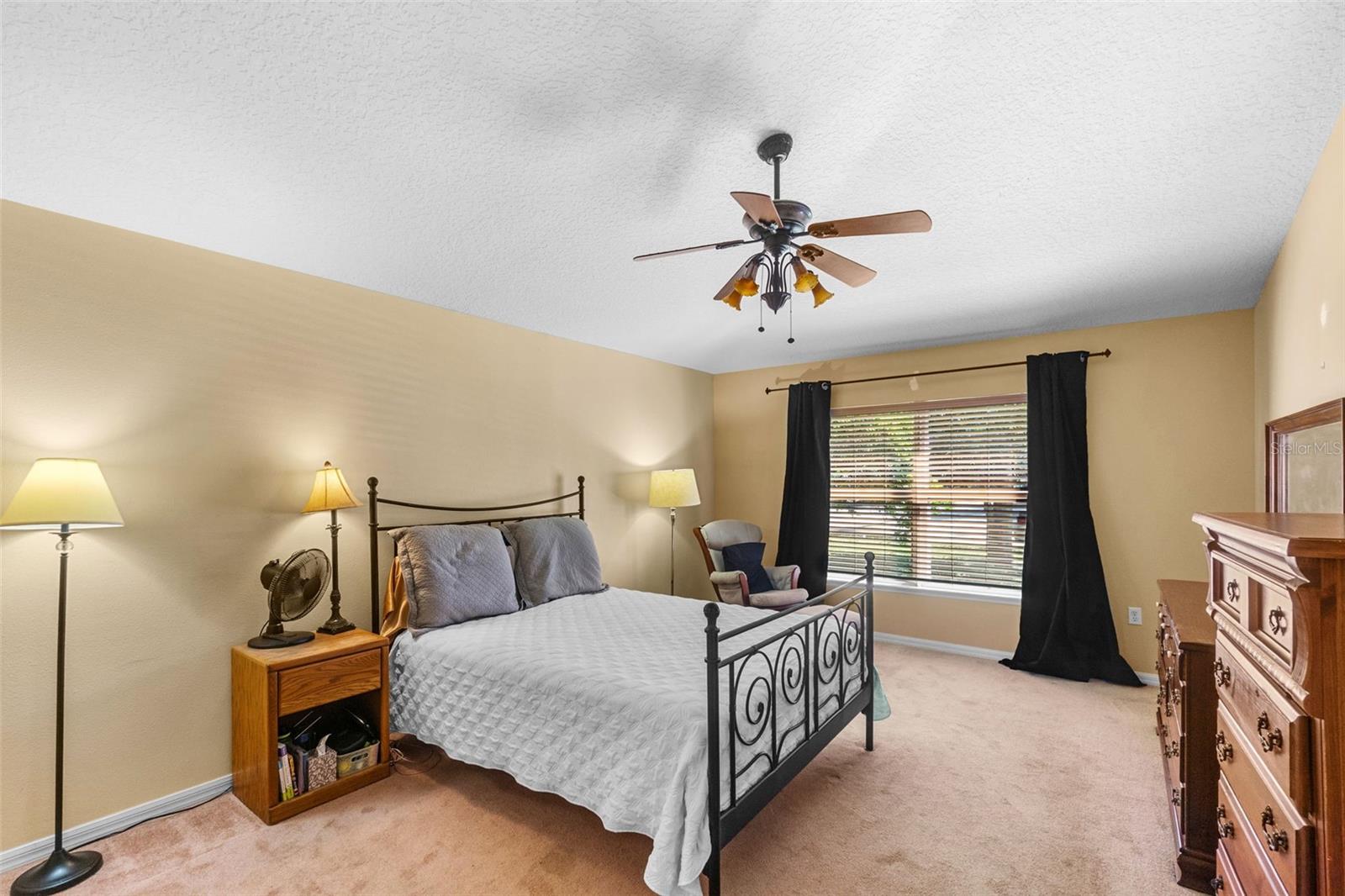 526 Westcliffe Dr Property Photo 8