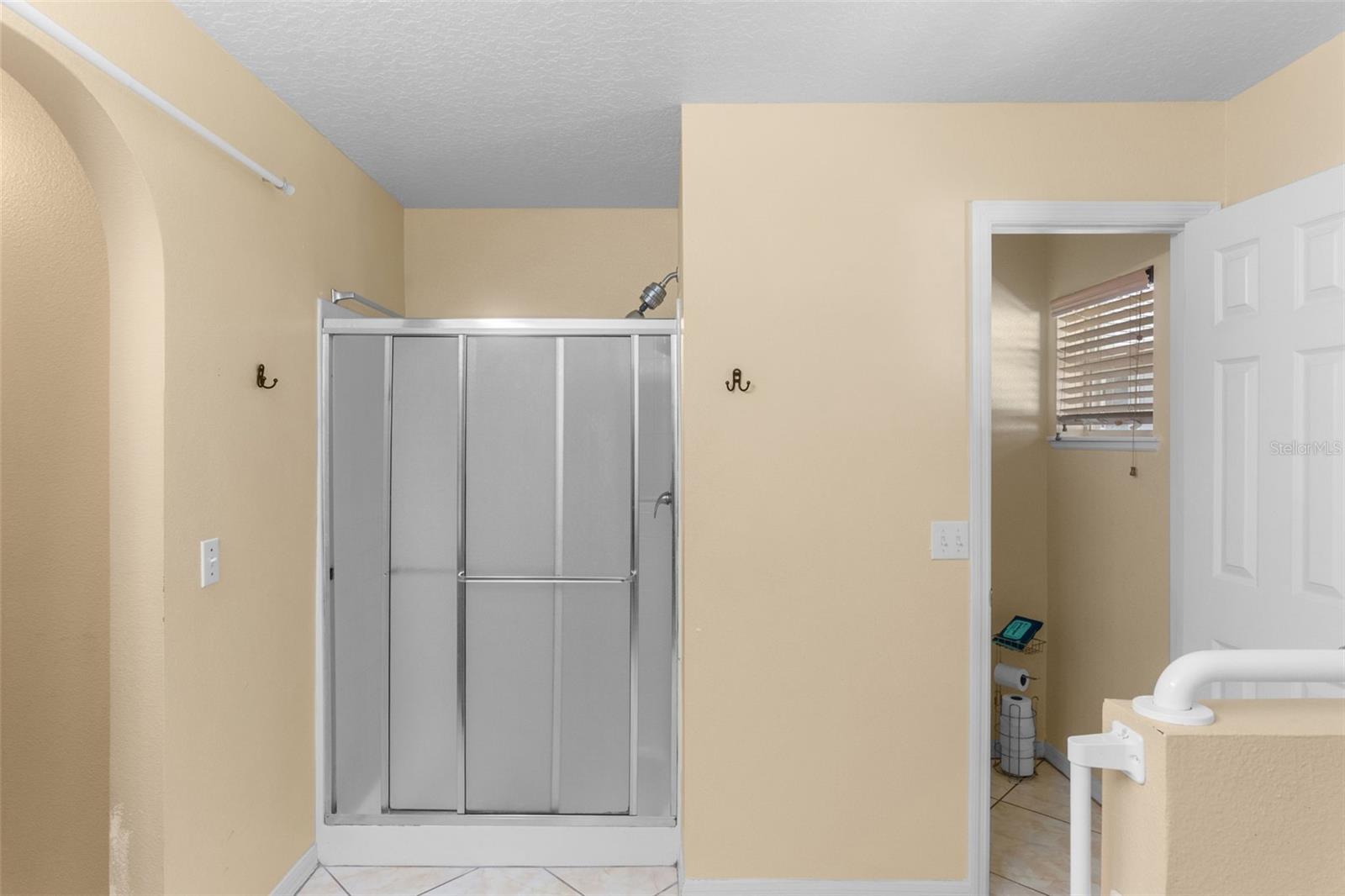 526 Westcliffe Dr Property Photo 12
