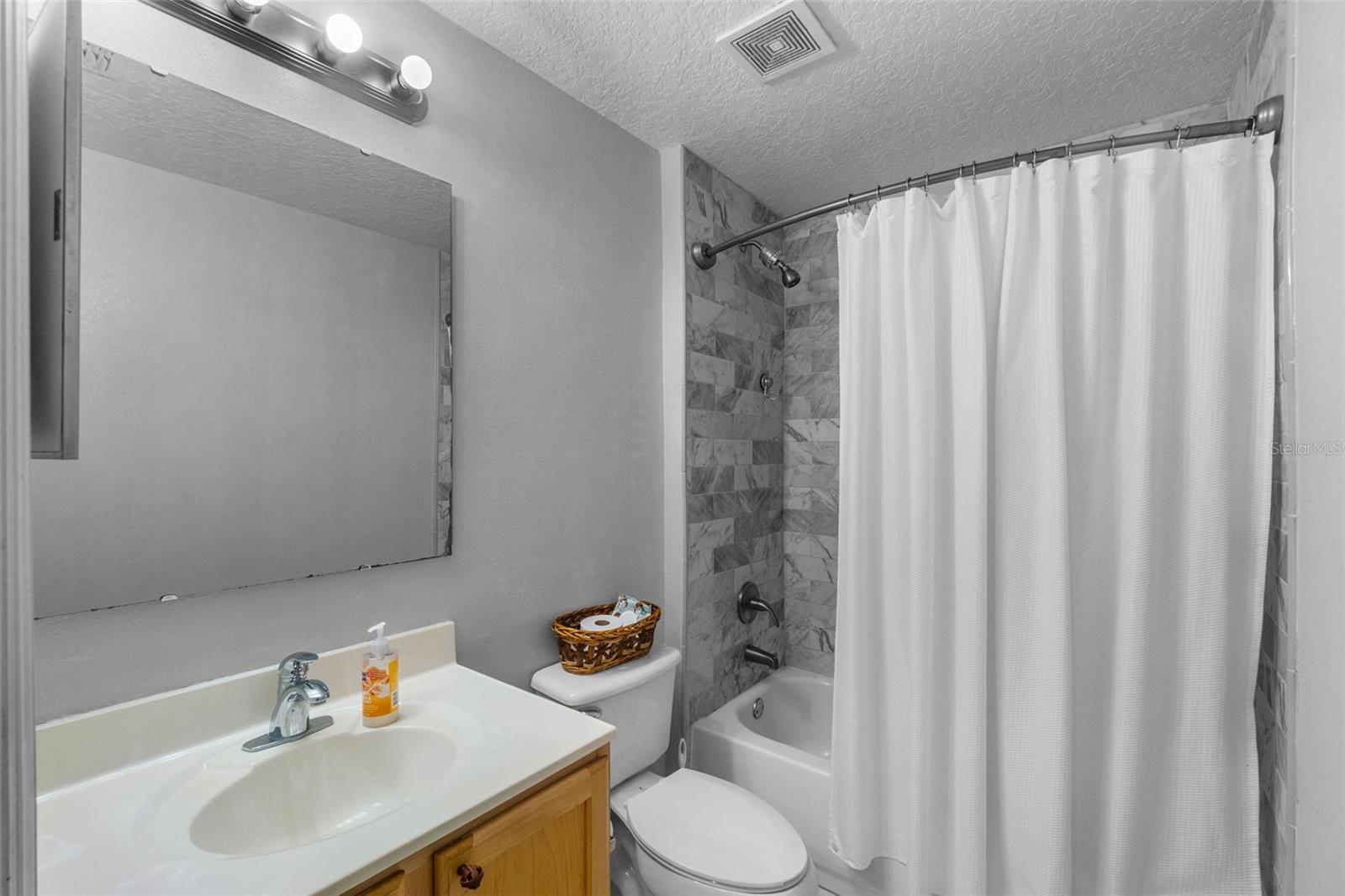 526 Westcliffe Dr Property Photo 15
