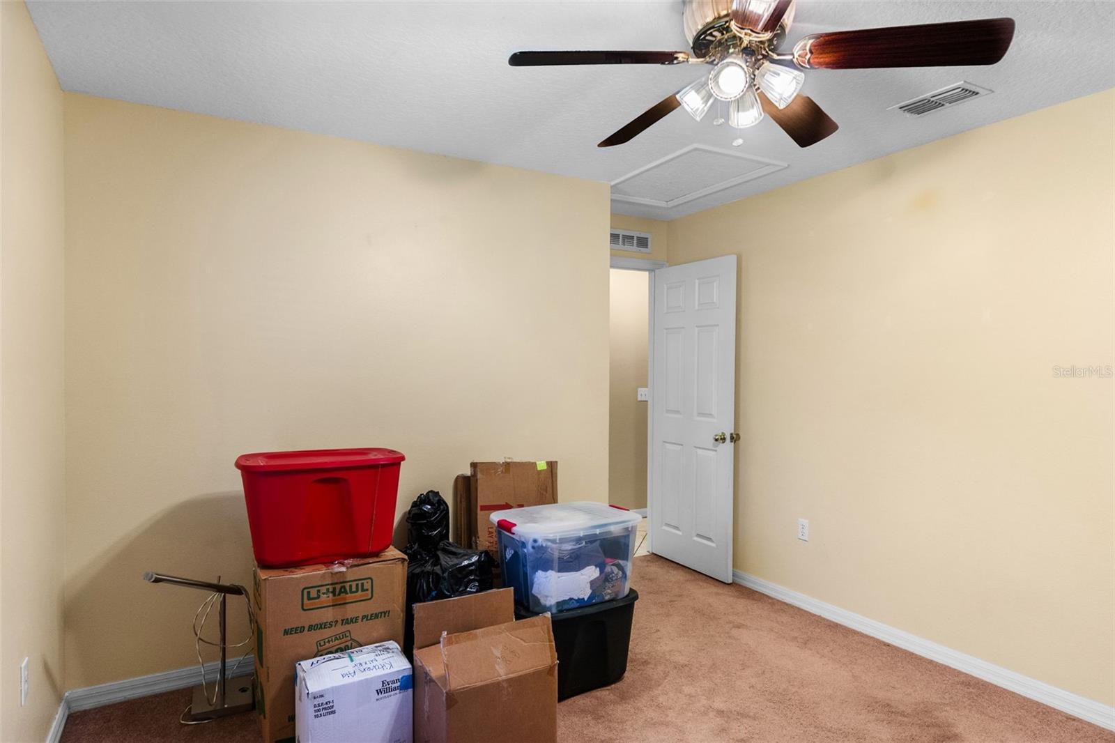 526 Westcliffe Dr Property Photo 17
