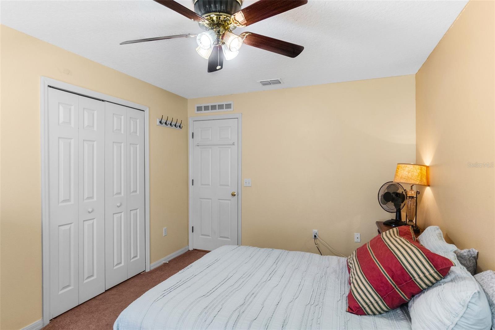 526 Westcliffe Dr Property Photo 19
