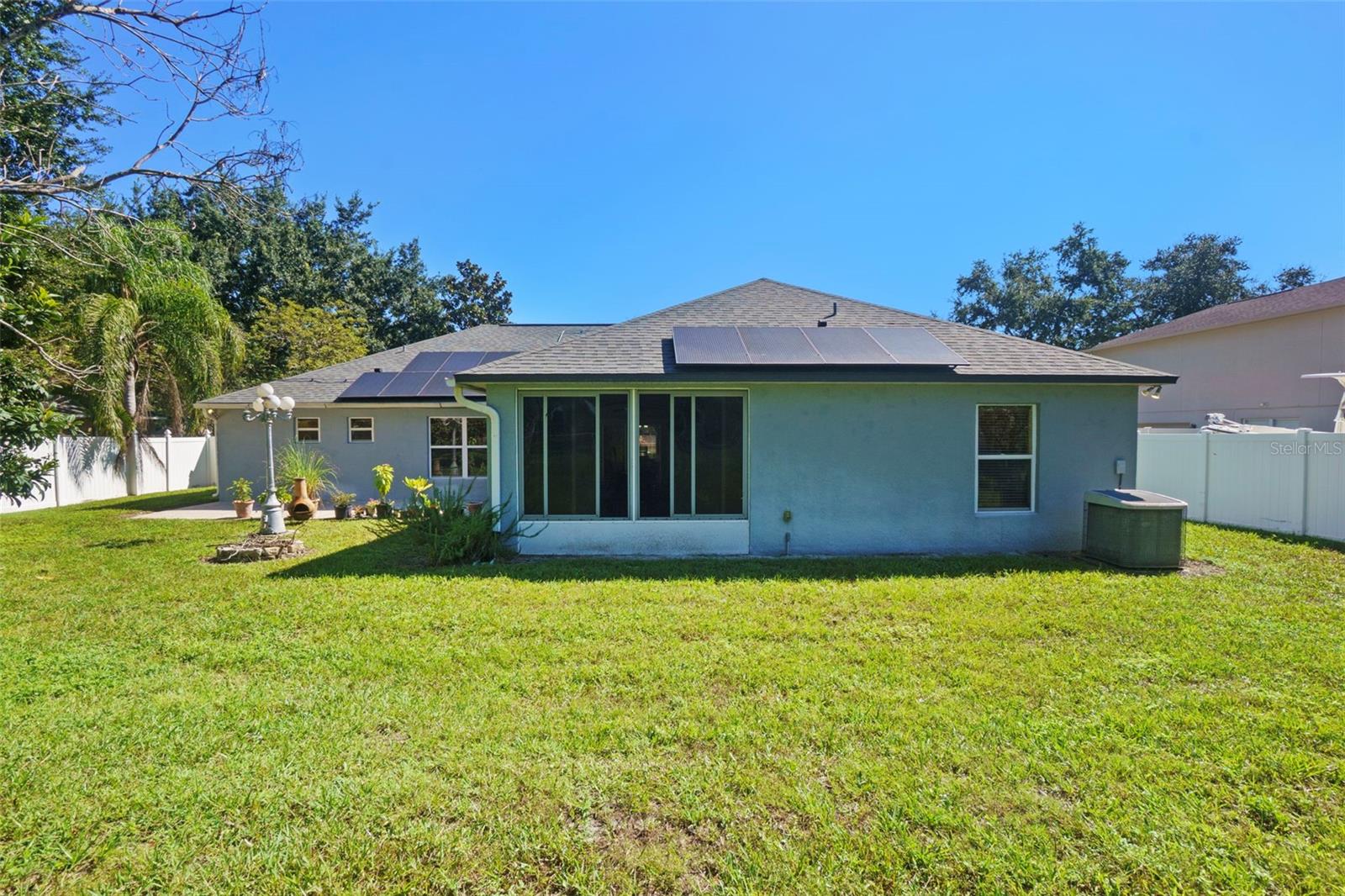 526 Westcliffe Dr Property Photo 25