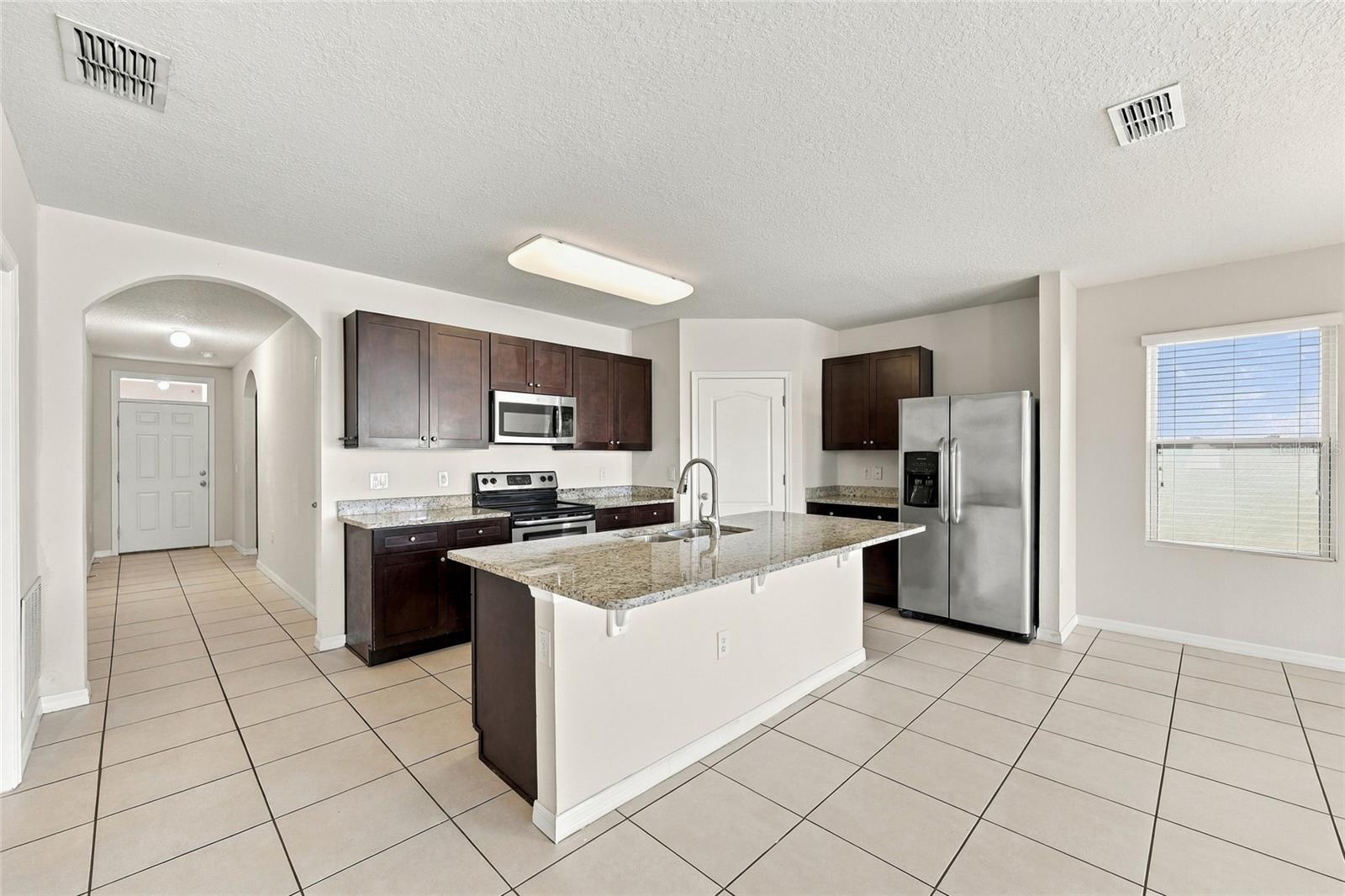 320 Aberdeen Dr Property Photo 5