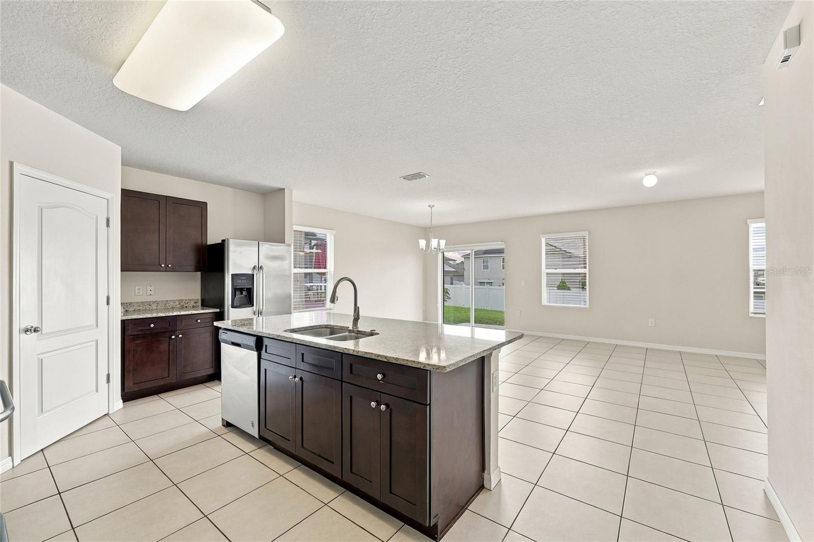 320 Aberdeen Dr Property Photo 6
