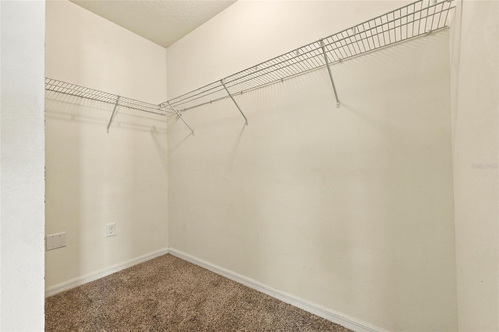 320 Aberdeen Dr Property Photo 15