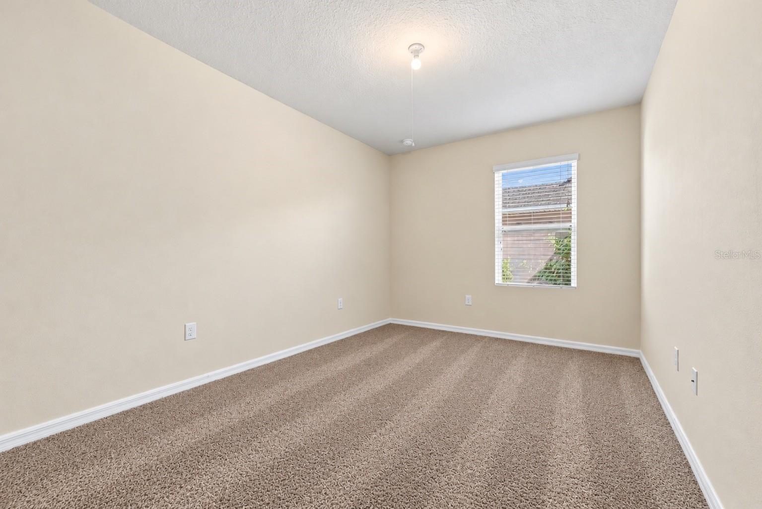 320 Aberdeen Dr Property Photo 19