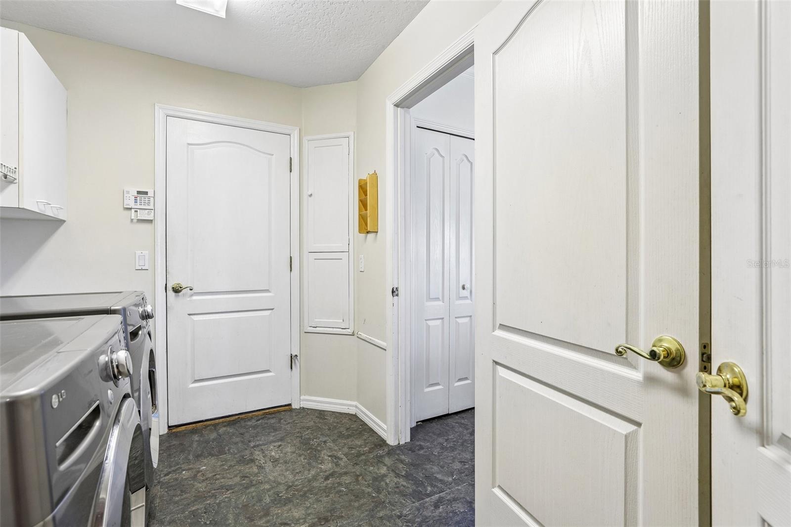 7891 Bridgestone Dr Property Photo 37