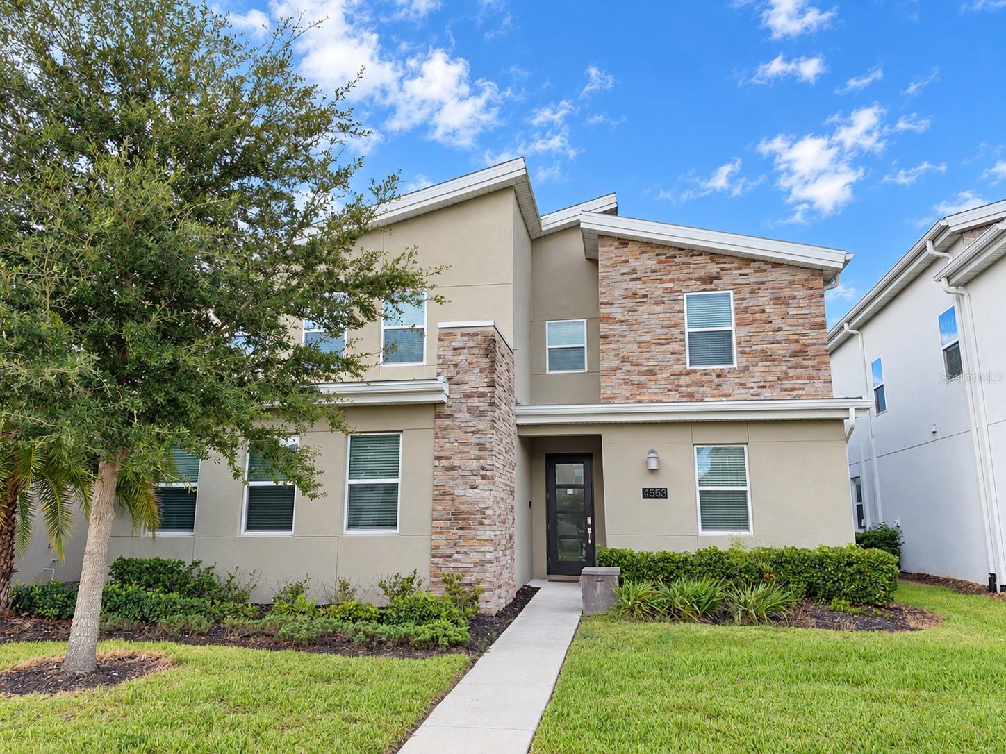4553 TARGET BLVD Property Photo 1