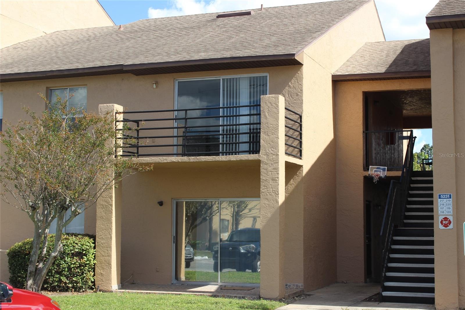 5231 VIA HACIENDA CIR #B218 Property Photo 1