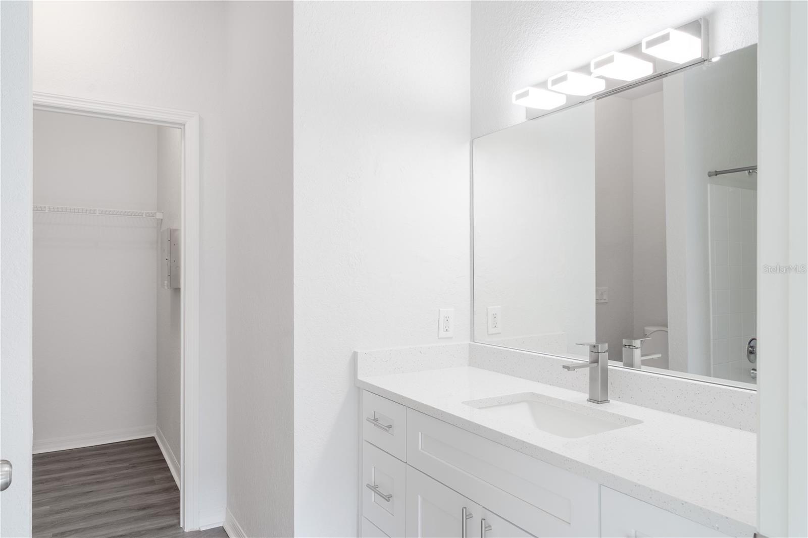 5953 Westgate Dr #1823 Property Photo 16