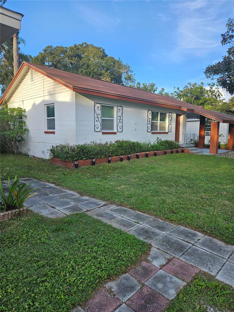 1916 Harding St Property Photo 1