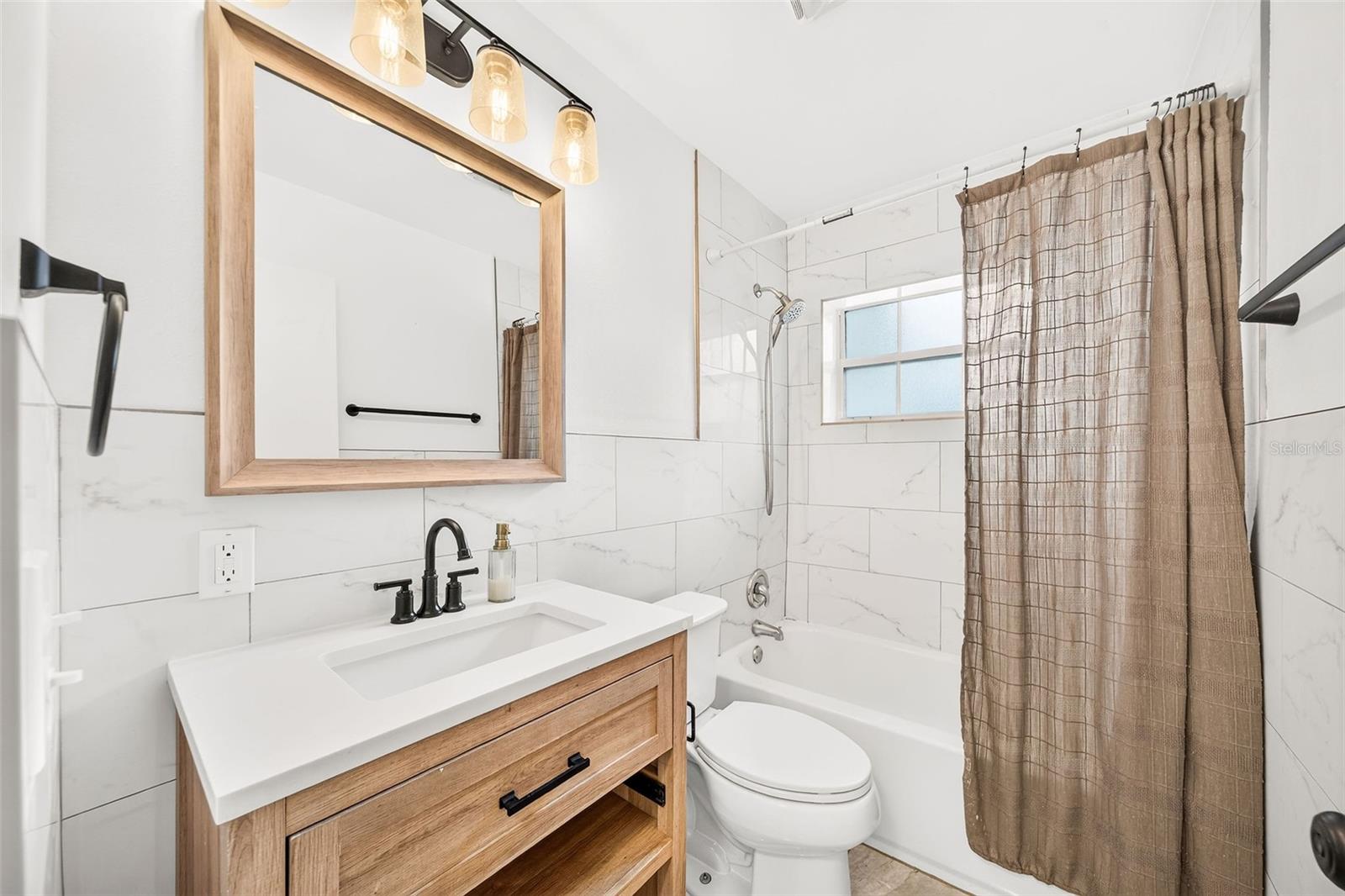 1615 Dormont Ln Property Photo 23