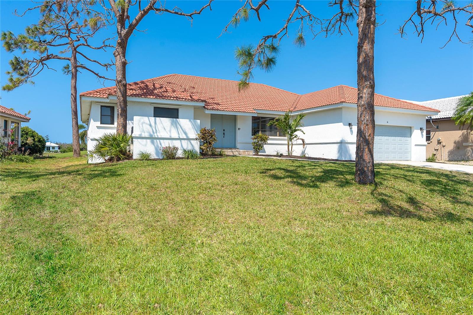 16 Leeward Dr Property Photo 1