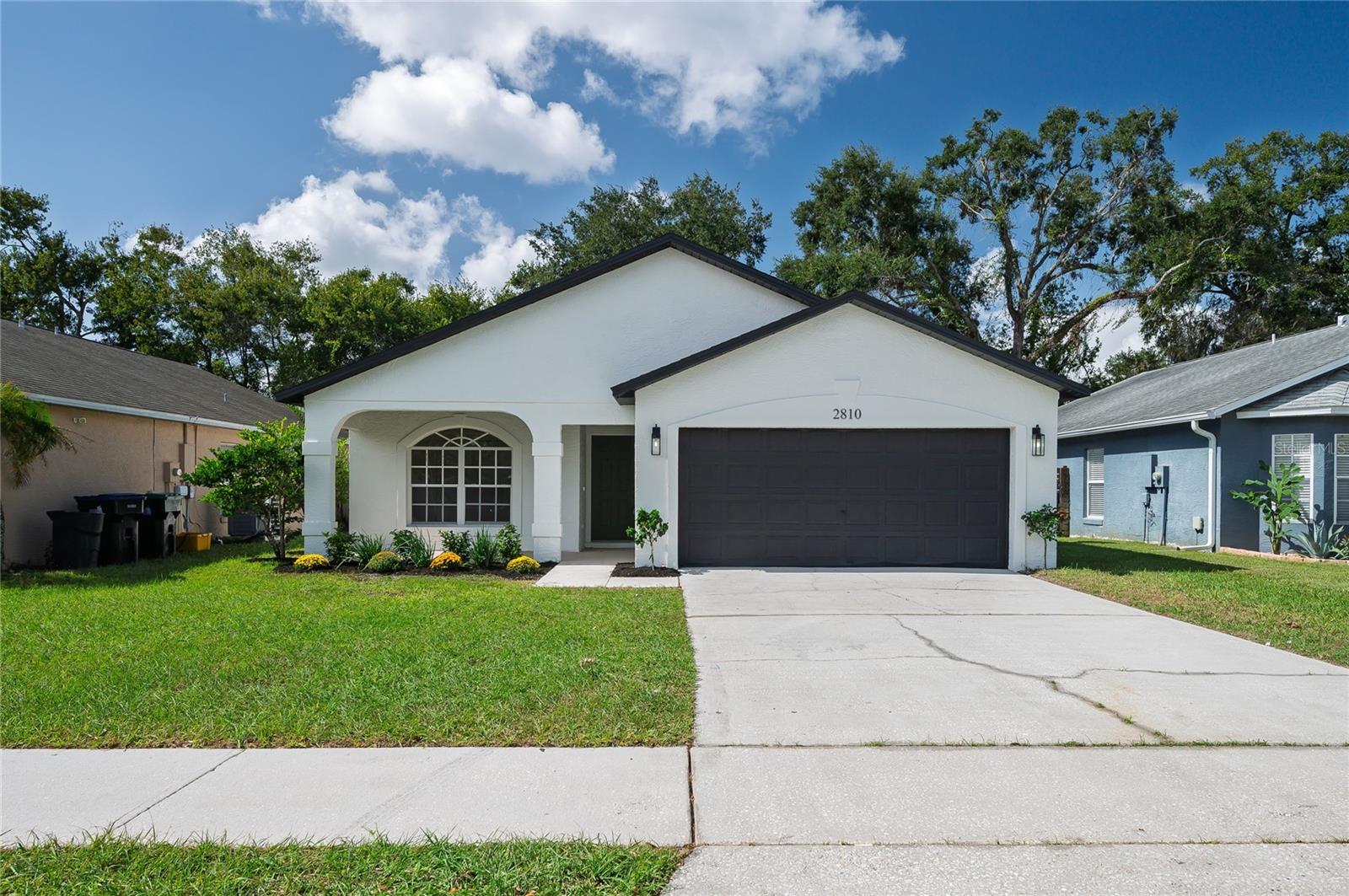 2810 Palm Isle Way Property Photo 1