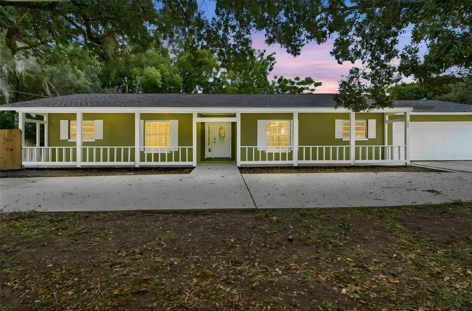 124 PARK AVE Property Photo 1