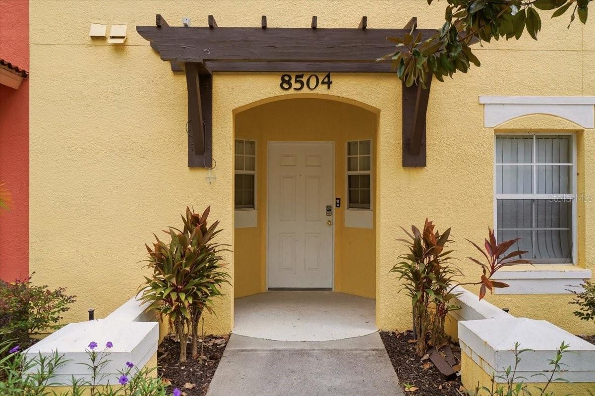 8504 CRYSTAL COVE LOOP Property Photo 1