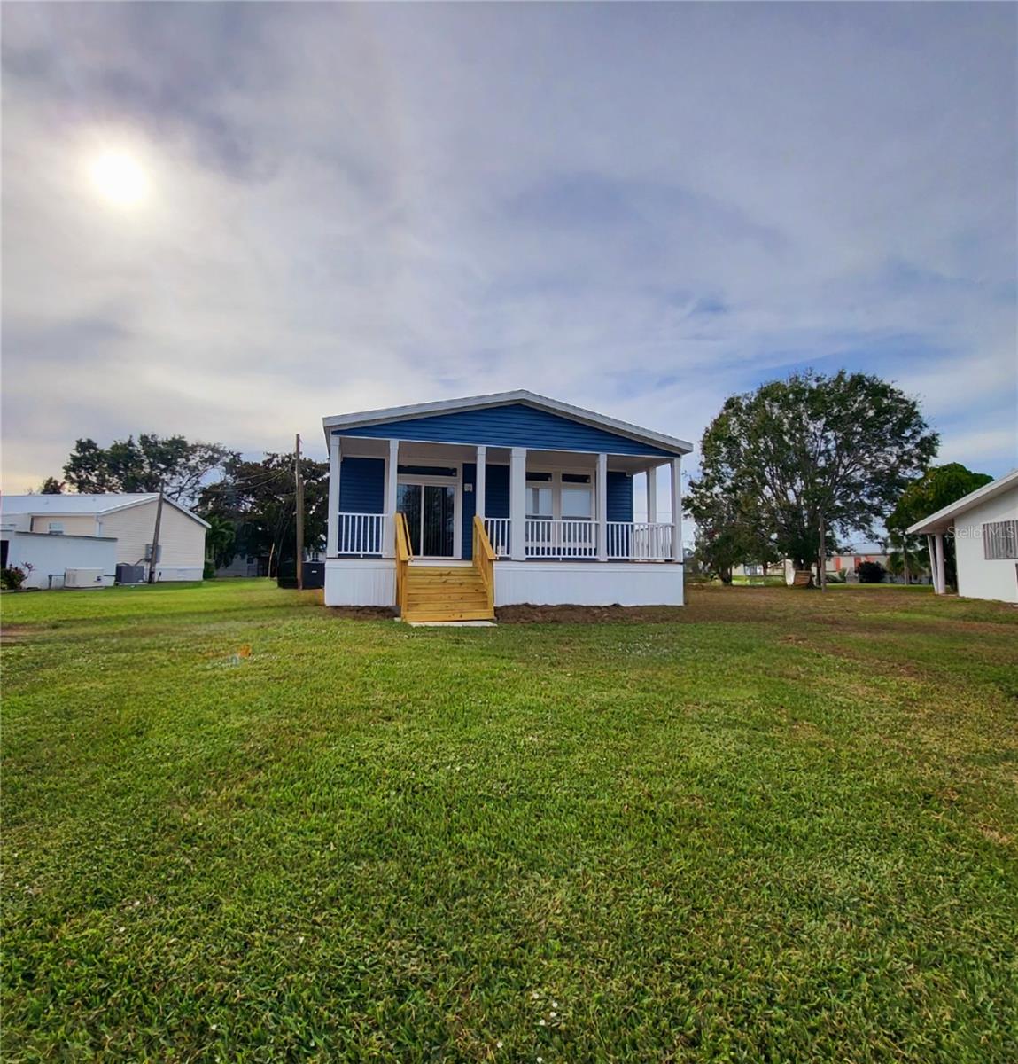 1028 Peach Ln Property Photo 3