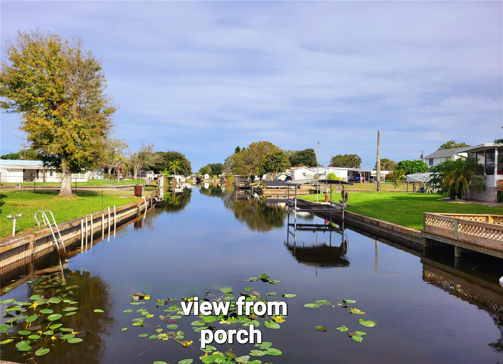 1028 Peach Ln Property Photo 5