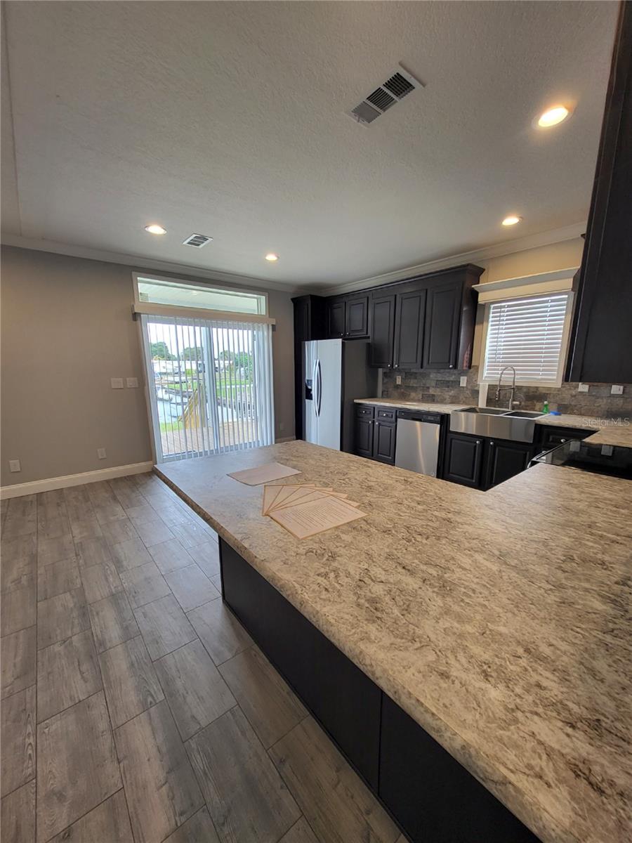 1028 Peach Ln Property Photo 10