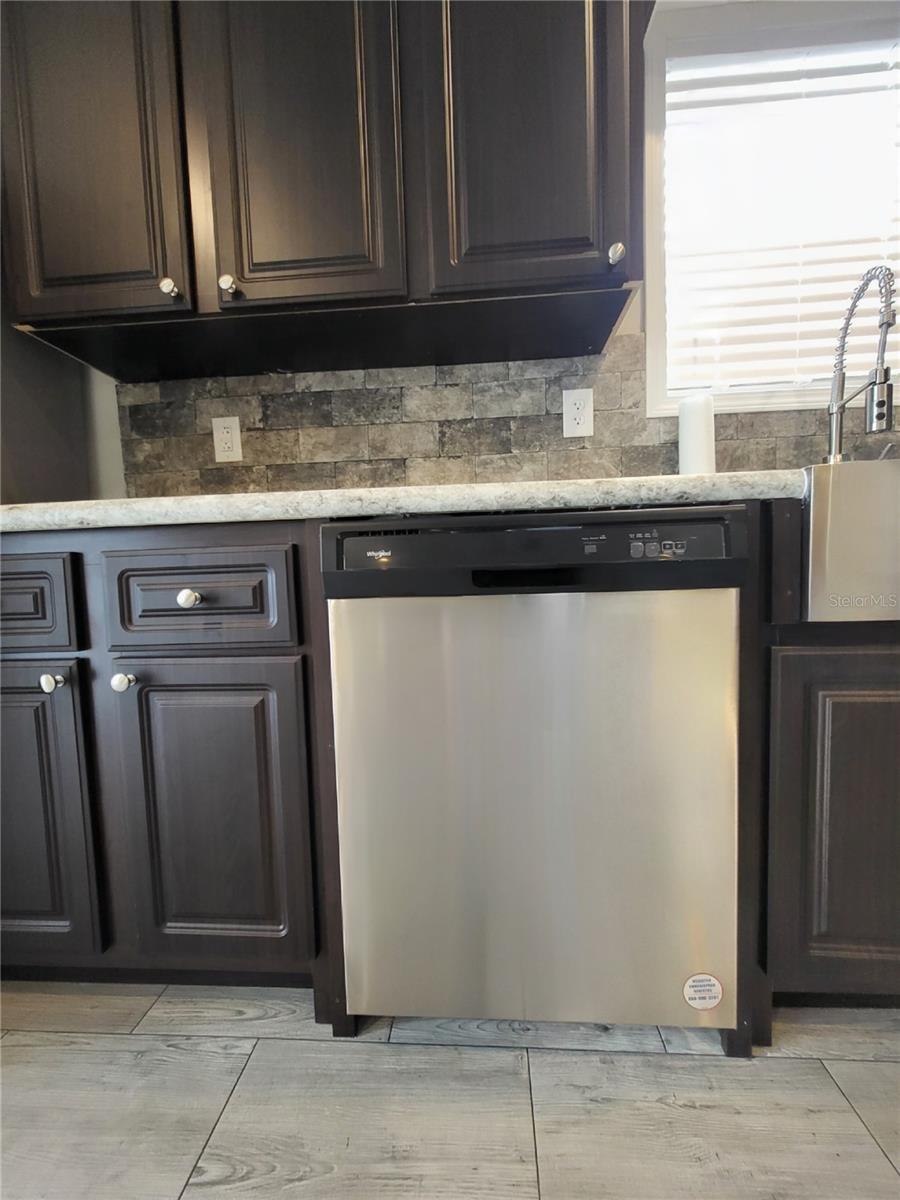 1028 Peach Ln Property Photo 13