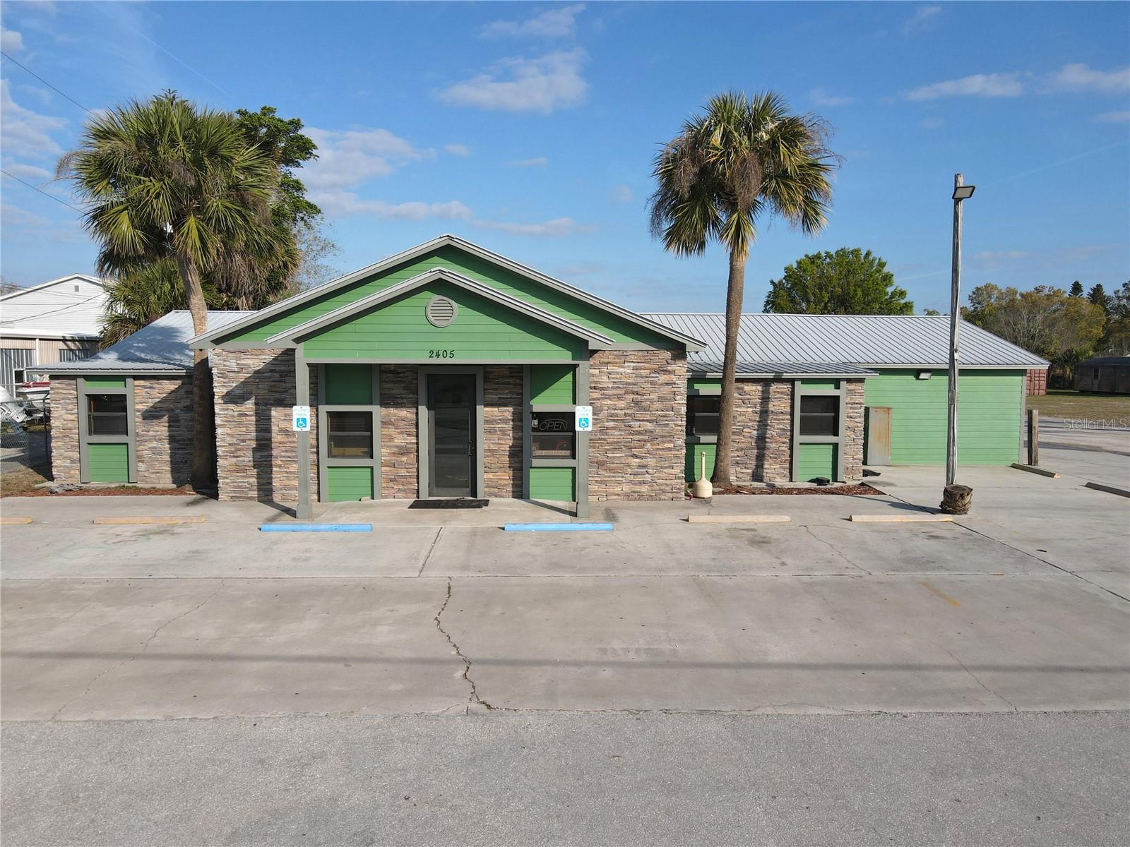 2405 Us Highway 441 Se Property Photo