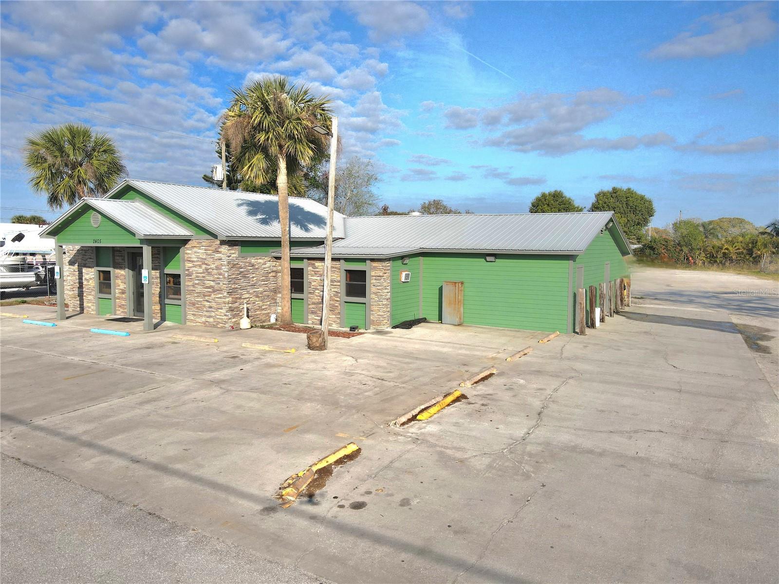 2405 Us Highway 441 Se Property Photo 27