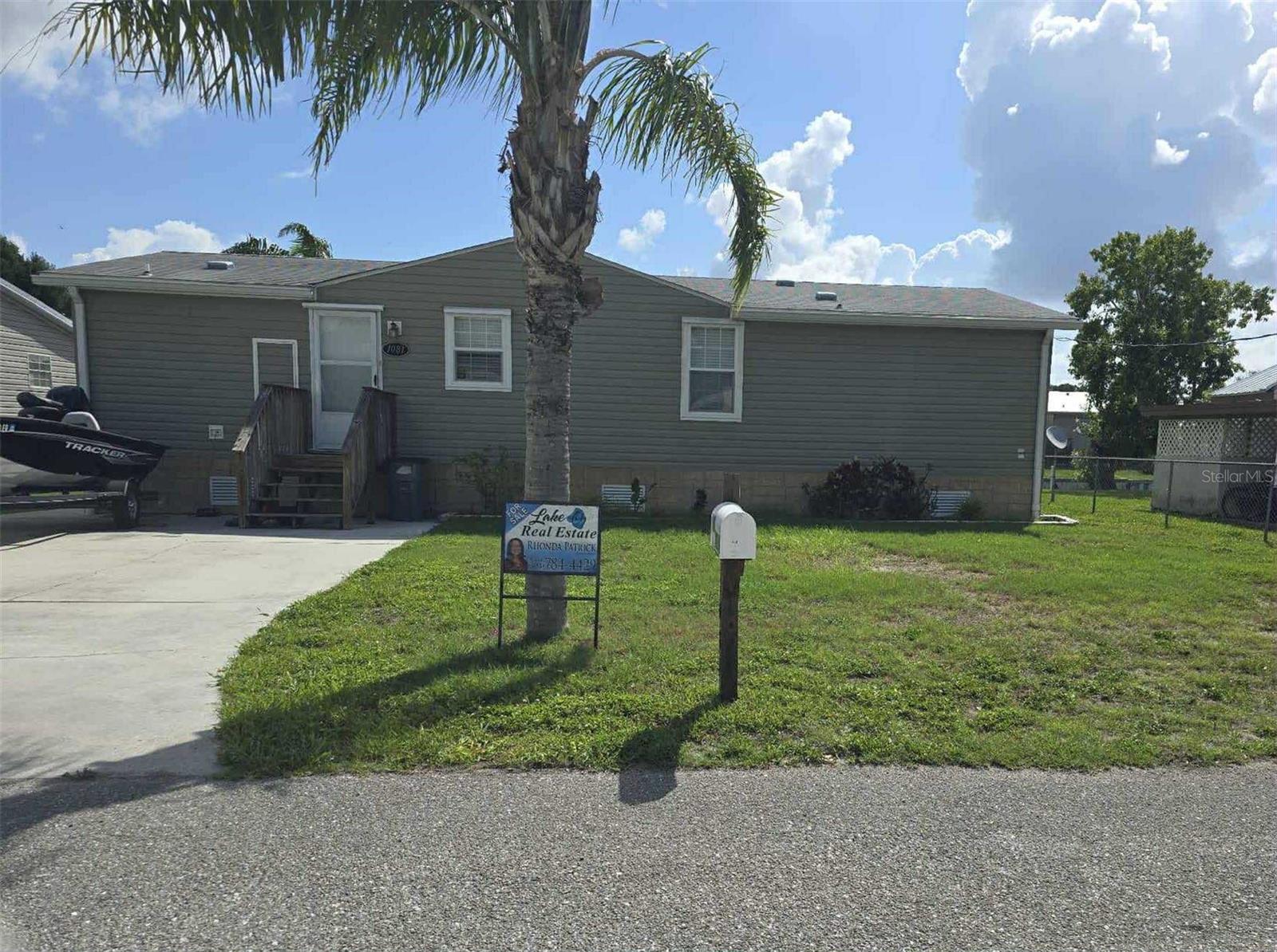 1081 6th St Property Photo 1