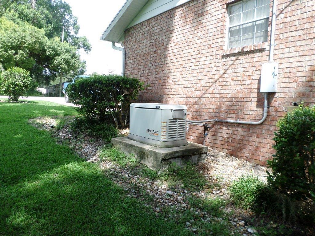 11731 Camp Dr Property Photo 17