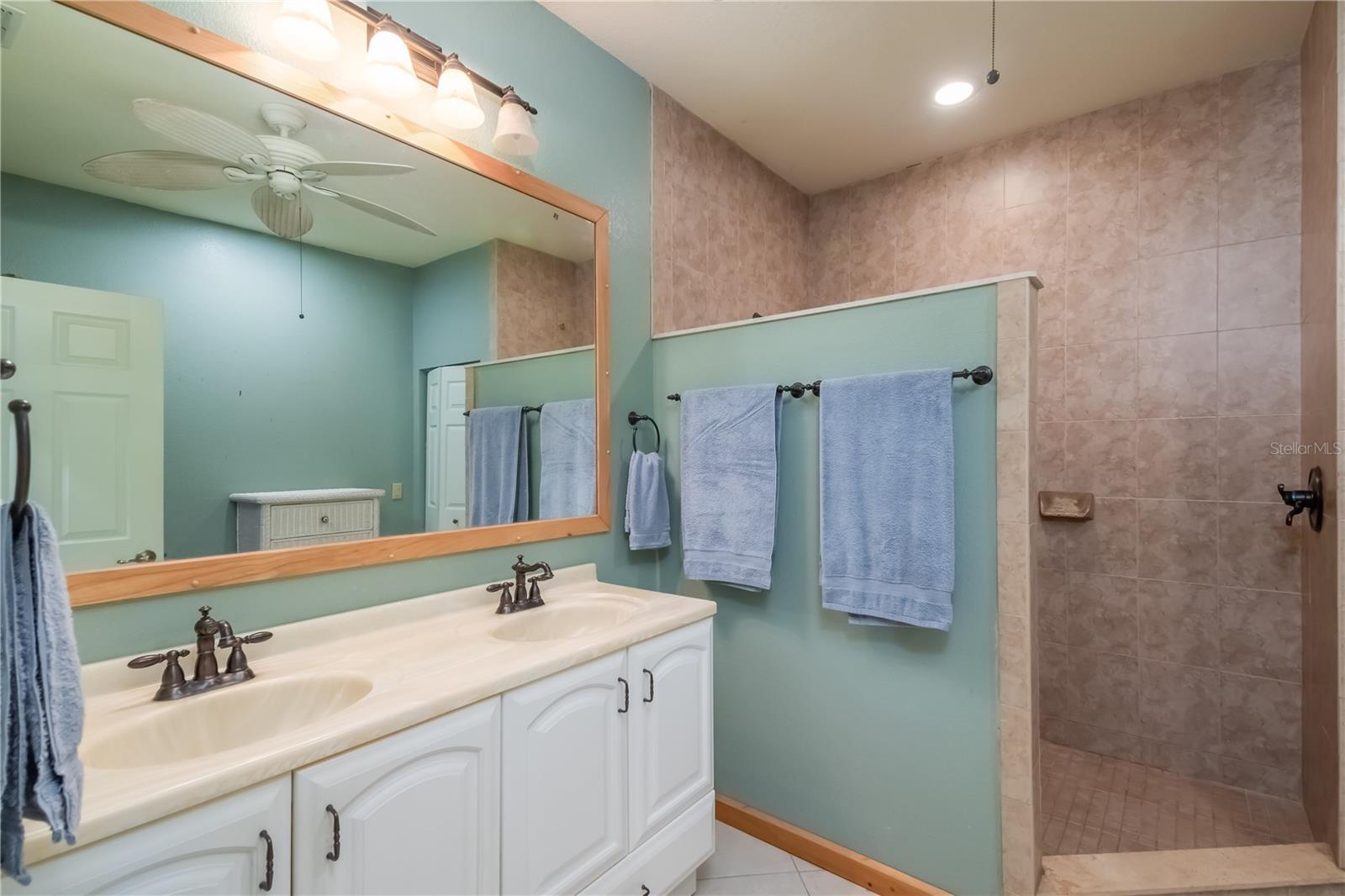 16876 Ne 30th Ct Property Photo 10