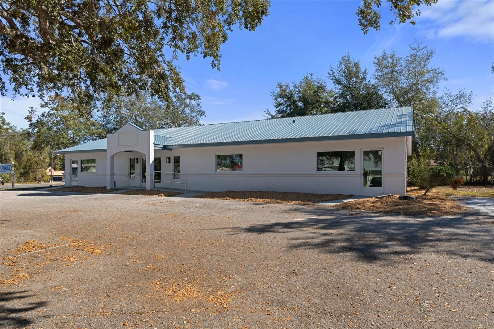 2519 W Highway 44 Property Photo 3