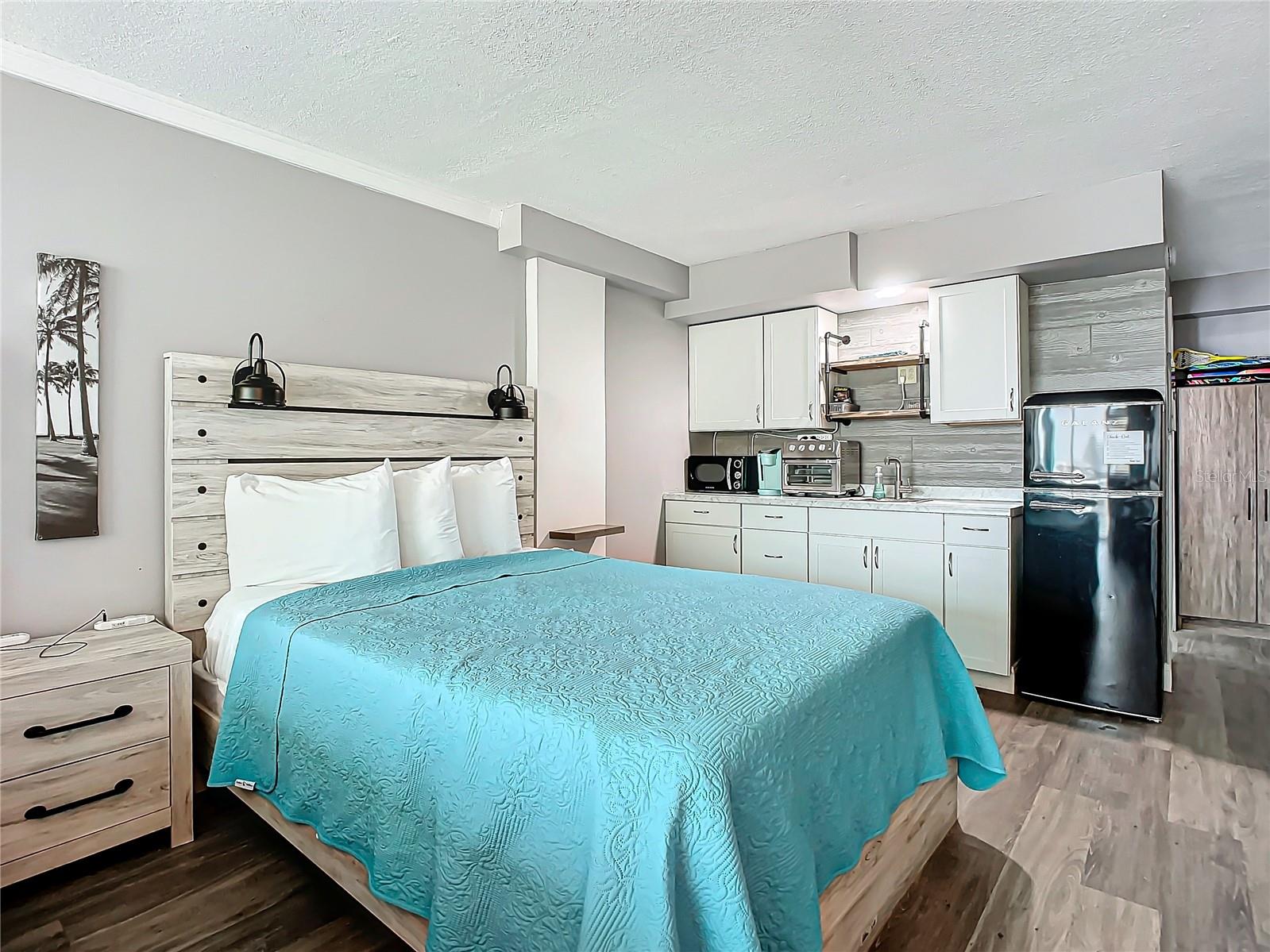 1909 S Atlantic Ave #402 Property Photo 8