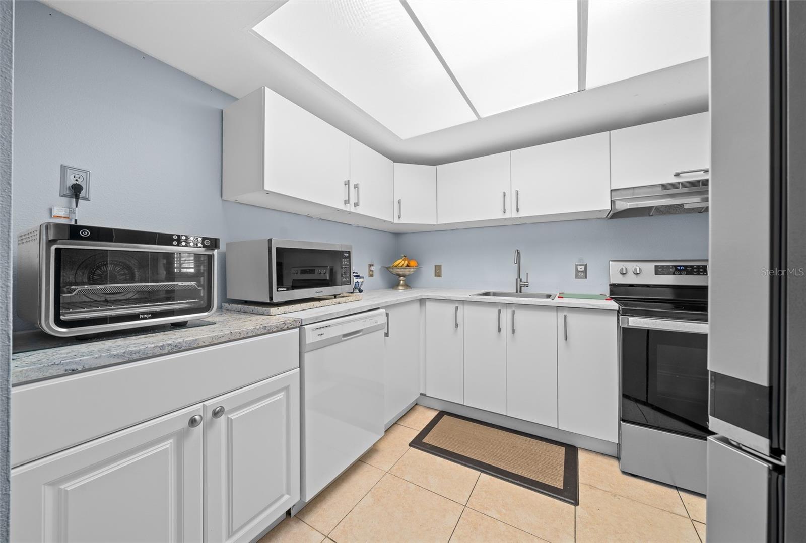 567 Midway Trak #h102 Property Photo 10