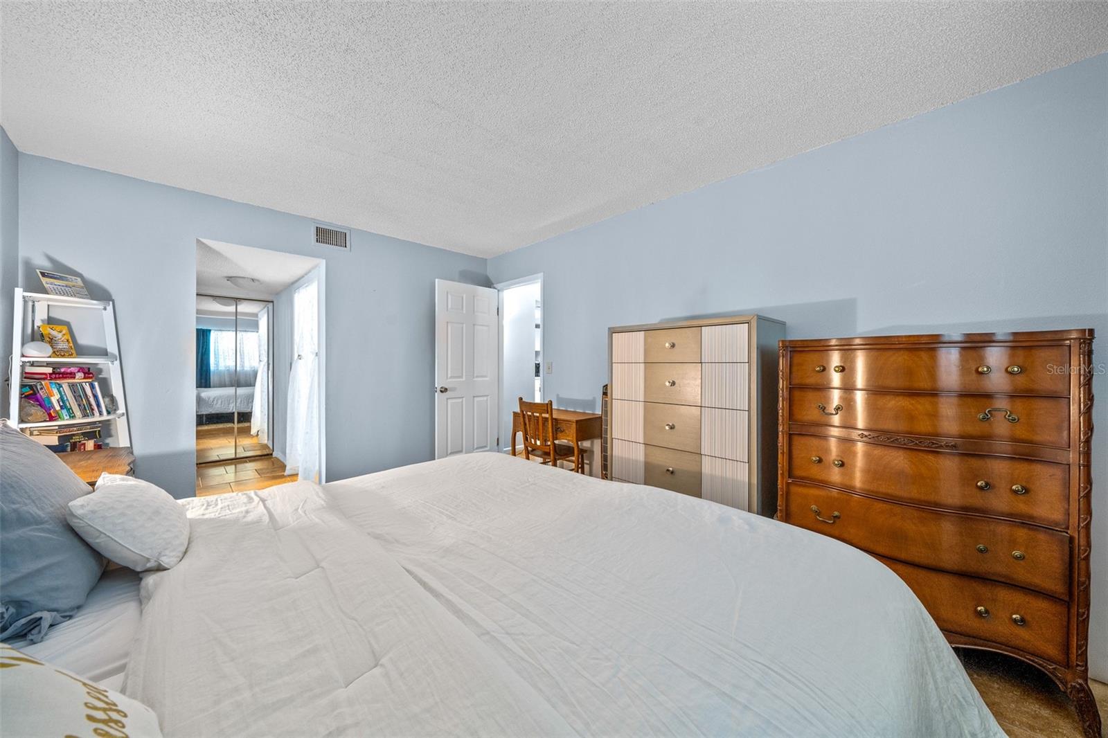567 Midway Trak #h102 Property Photo 13