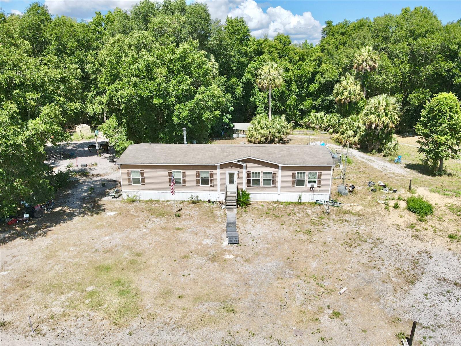 1689 Ne 189th Ln Property Photo 4