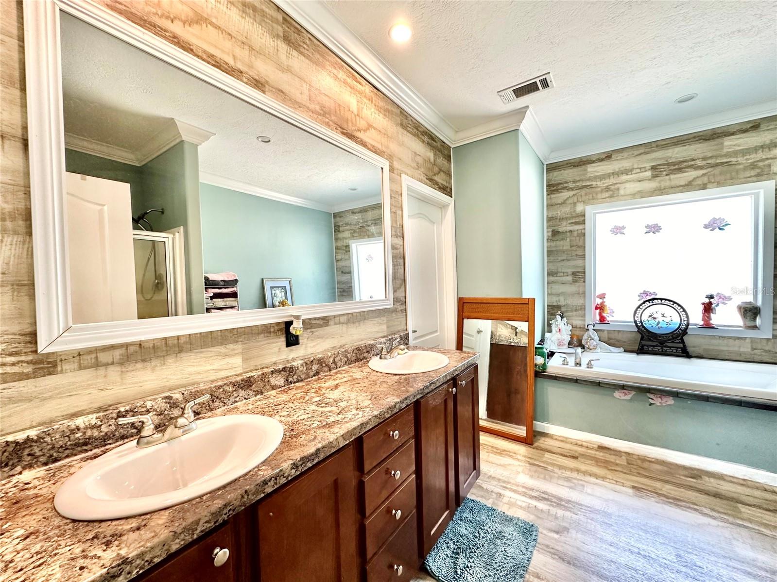 1689 Ne 189th Ln Property Photo 30