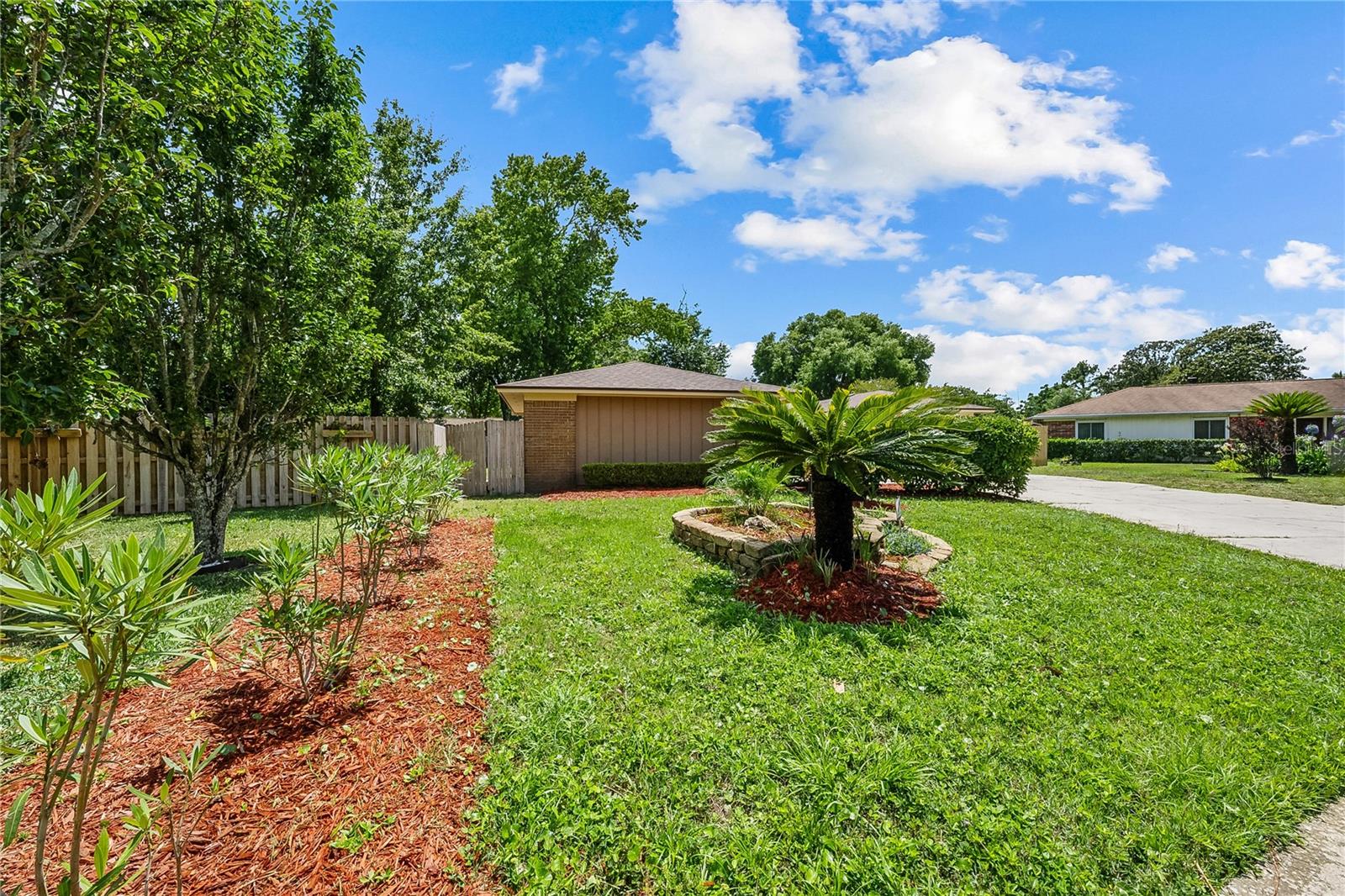 6112 Round Lake Rd S Property Photo 4